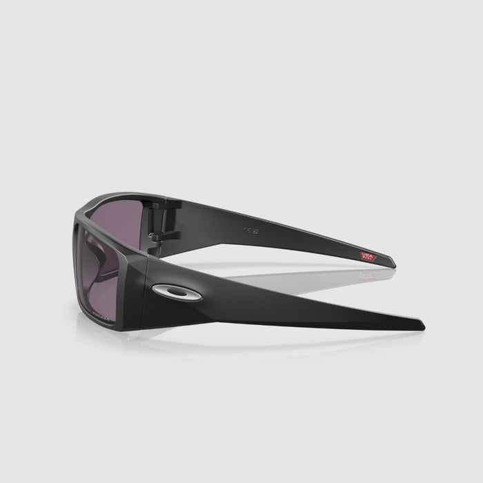 **Oakley Heliostat Sunglasses - Matt Black Frame w PRIZM Grey Lens